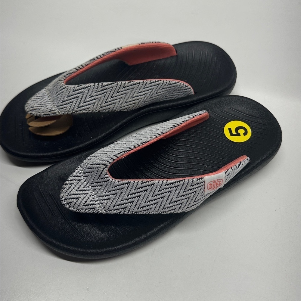 Hey Dude Meg Flip Flop Lightweight Thong Sandals Waves Black Print Womens Size 5 - Picture 3 of 7